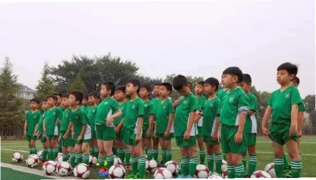 立陶宛青训体系如何练就教科书级联防？